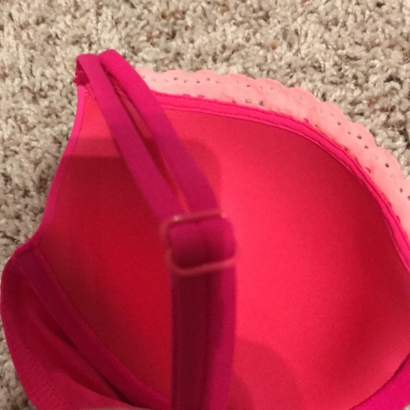 VS - matching bra (36C)/thong (OS) - never worn - Picture 7 of 16